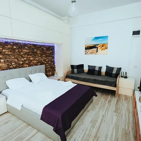 Lakeside Apartment Mamaia
